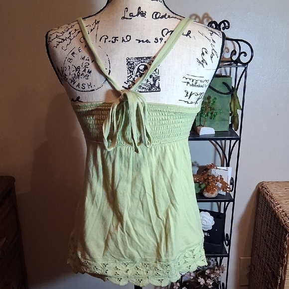 ABERCROMBIE & FITCH GREEN BABYDOLL SMOCKED BACKLESS TOP SIZE SMALL - Picture 3 of 5